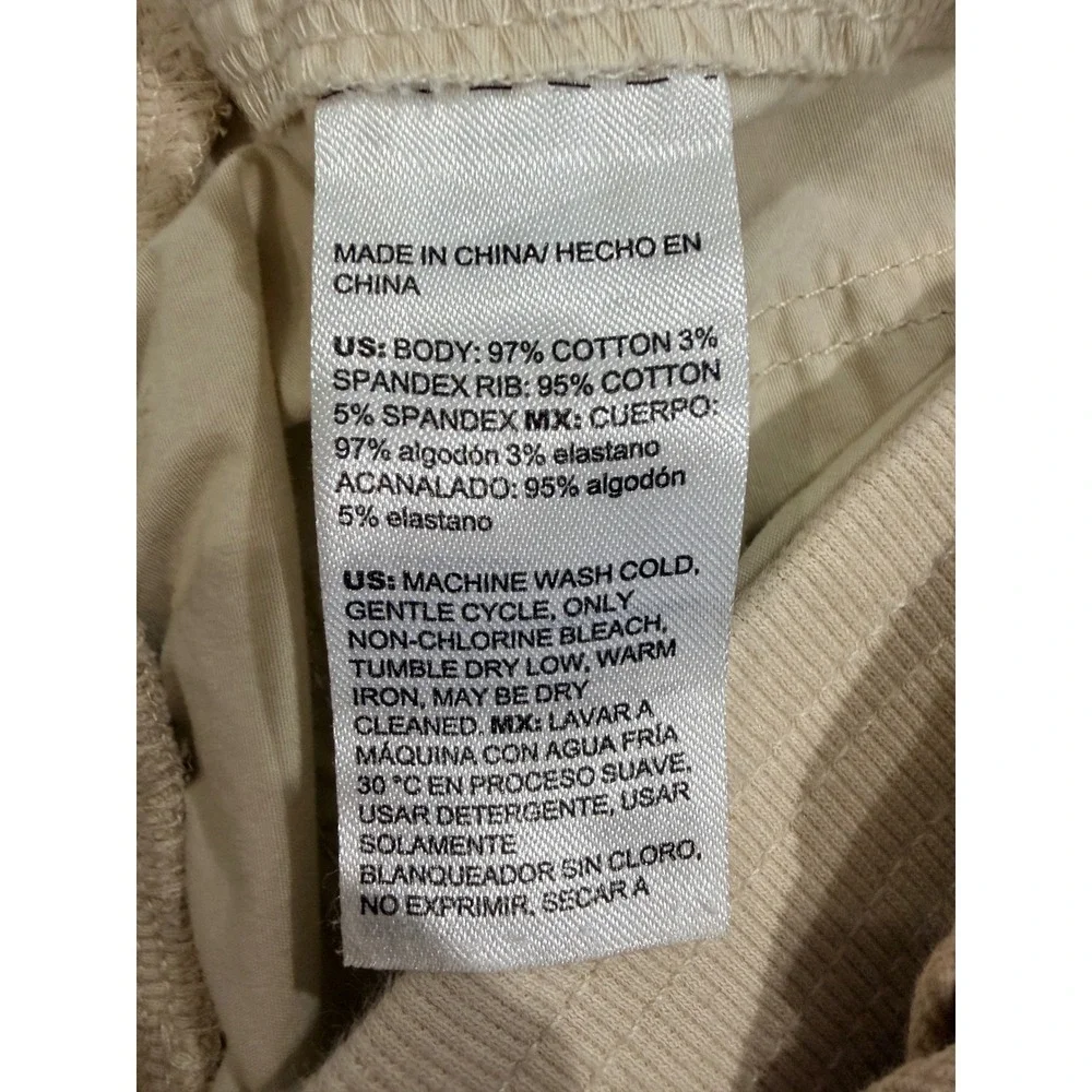 Chico's Women Crop Pants Beige 14 Zenergy Elastic Waist Cargo Utility Capris